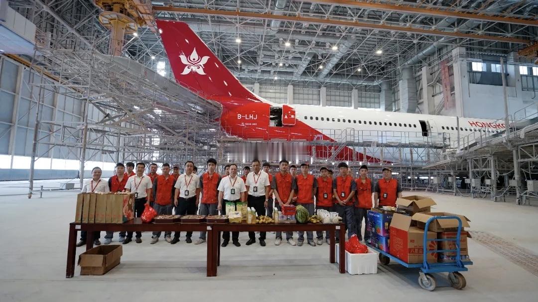 香港航空注册号B-LHJ/A330-300在海航技术进行C检期间，于海航斯提斯完
