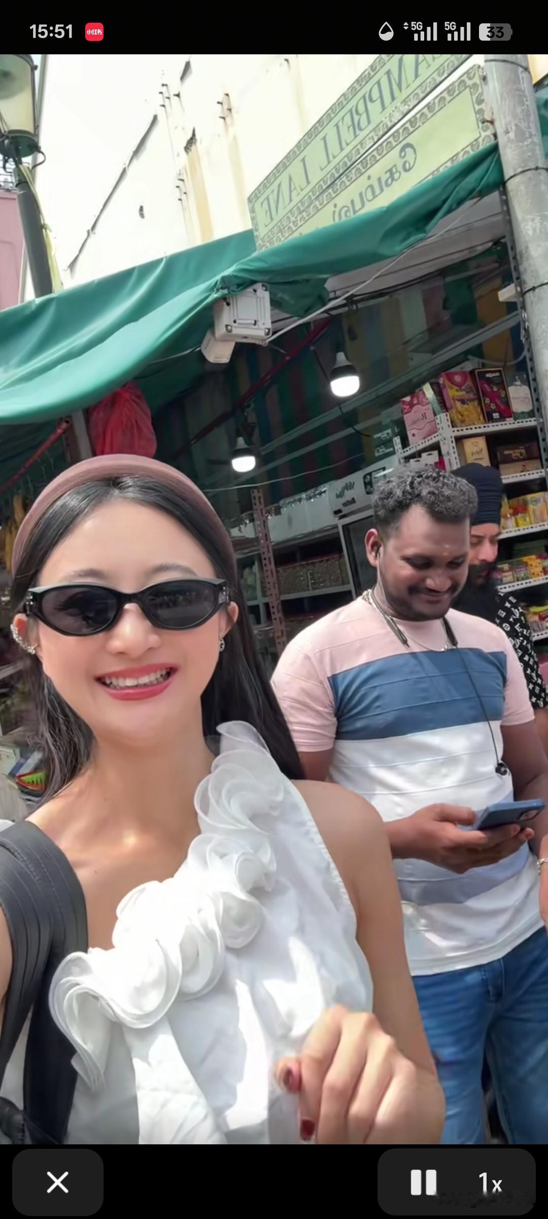 中国人去印度旅行，
尤其是女性，一定要注意安全，
毕竟印度的男性可是全世界出了名