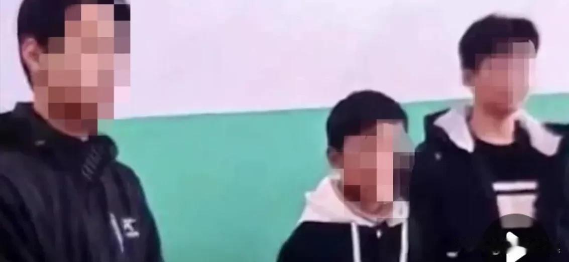 河北邯郸三个小孩杀害同班同学一案发人深省，令人发指。而现在三个杀人者家长都逃之夭