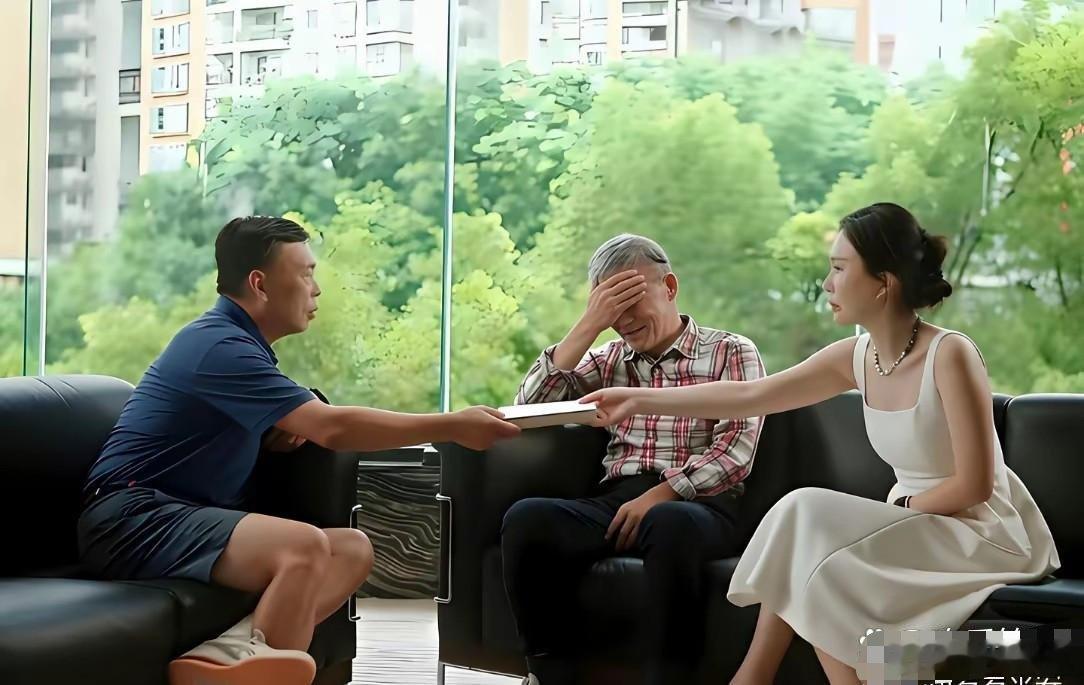 田朴珺递书，段永平侧接，王石捂脸，这画面太真实了。最近网上疯传一段王石、田朴珺和