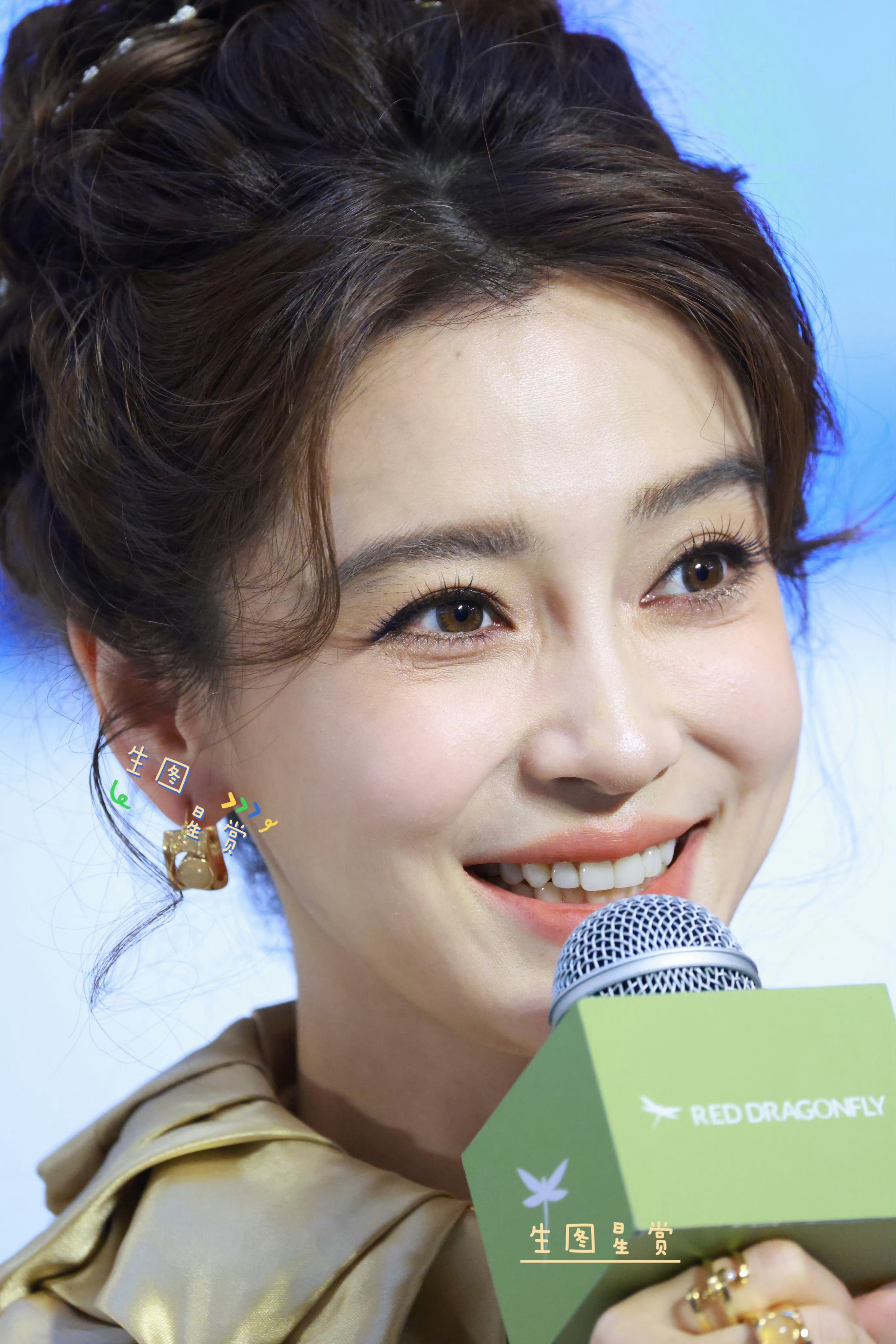 Angelababy今日生图 [爱慕]小海绵问Angelababy好不好看 ​​