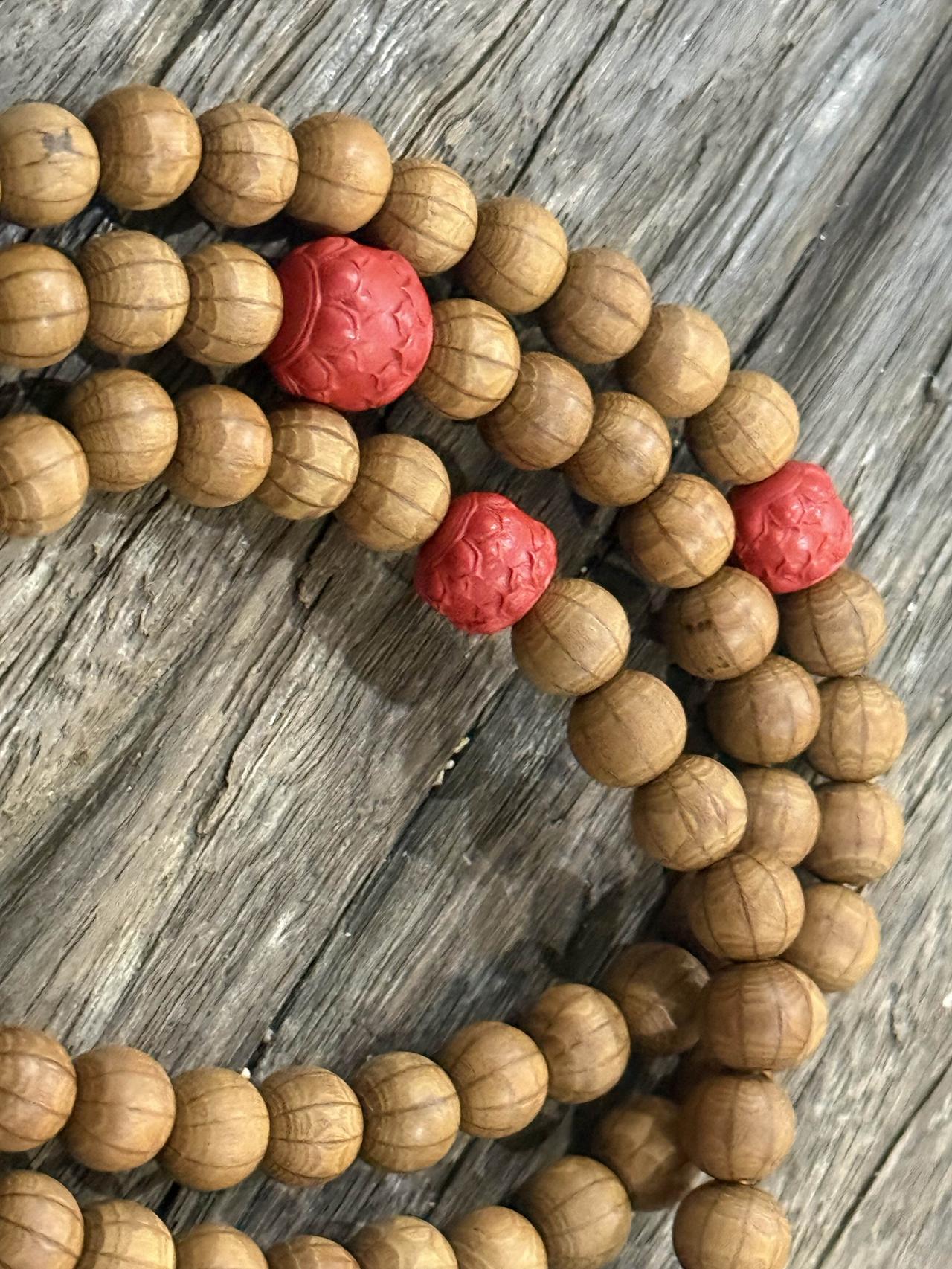 人生在世，拥有好心情，是人生最幸福的事。因为人活一世，不可再生，每一时每一秒都是