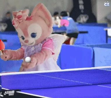 我也喜欢打乒乓球，可惜找不到合适的对手一起来玩，如果头条有机会组局一场乒乓球大赛