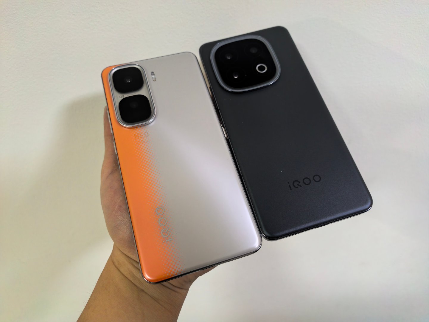 IQOO Neo10pro和IQOO13，你们更喜欢哪台？ 