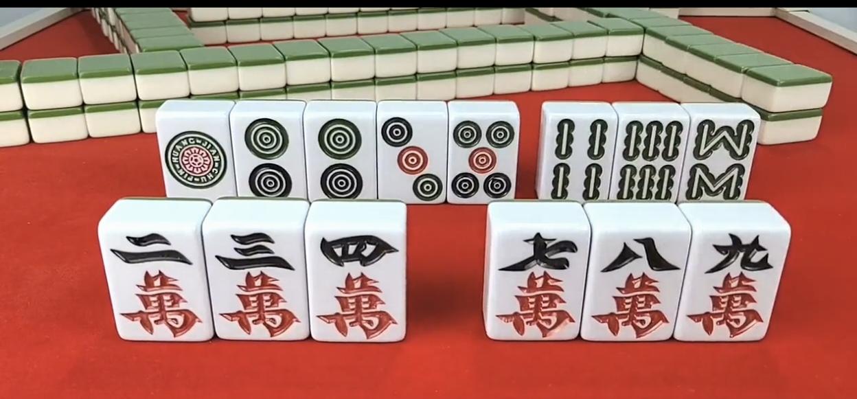 这牌打8条，可以吗？不会玩了，不知道打哪张了。如果是你，你会怎么做？