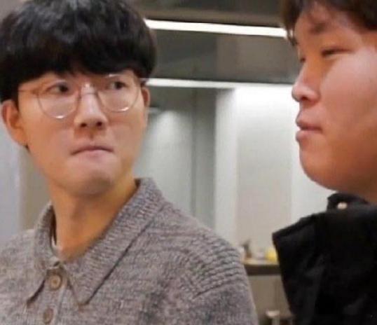 谁能想到10天前意气风发的blg和bin，被宙斯一个人打解体和心态打崩了，就论一