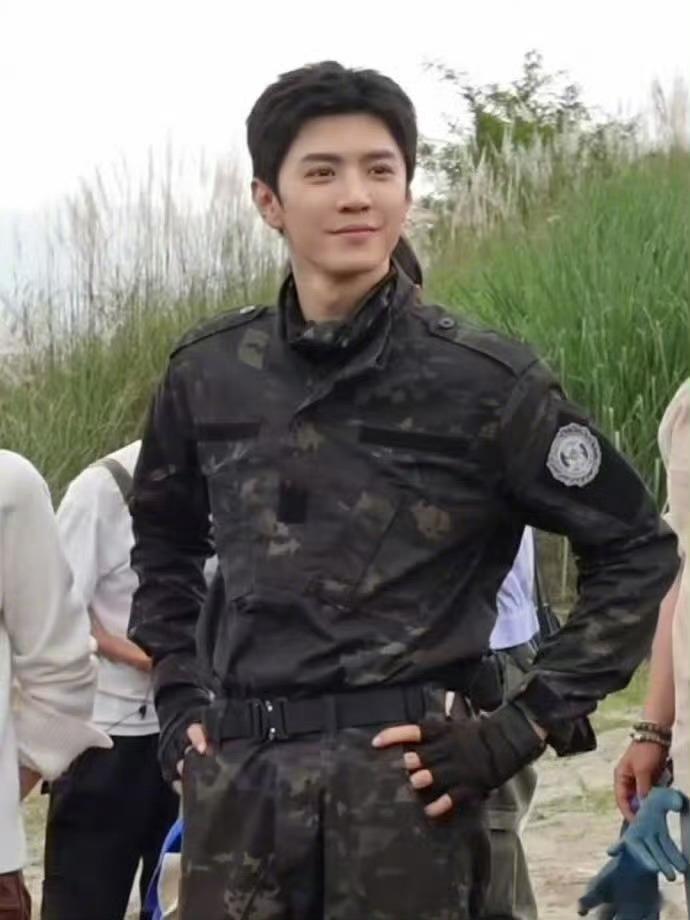 陈哲远大侦探路透梦回李瓒大侦探陈哲远《大侦探》路透造型梦回李瓒！“特种兵”装扮身