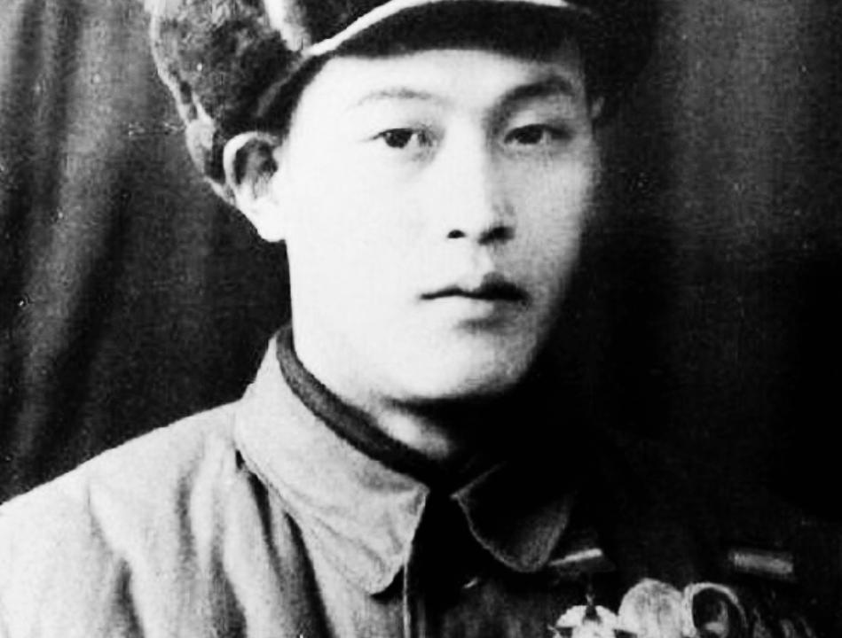 1952年，志愿军战士张文荣被美军俘虏后叛变，接受完改造后，他奉命打入志愿军内部