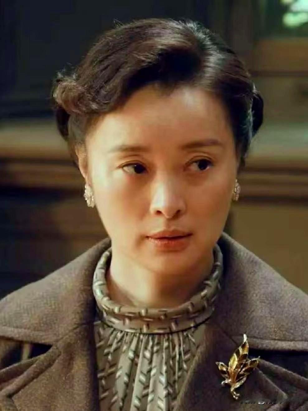 感觉朱枫同志的背景资料搞错了。
朱枫同志结过两次婚，第一任丈夫陈绶卿‌，朱枫同志