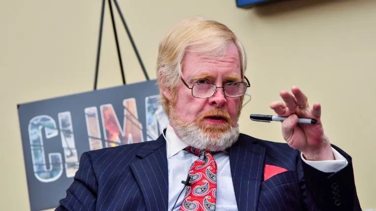 美国驻南非大使博泽尔因发表指责南非政府对白人实施“种族歧视”的争议言论被召见。南