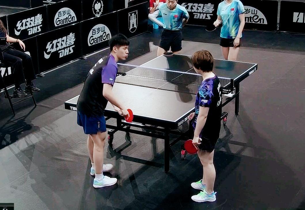 虽然温瑞博/蒯曼3:2拿下陈熠/袁励岑，
但是我觉得他们配合度也不高，
还不如动