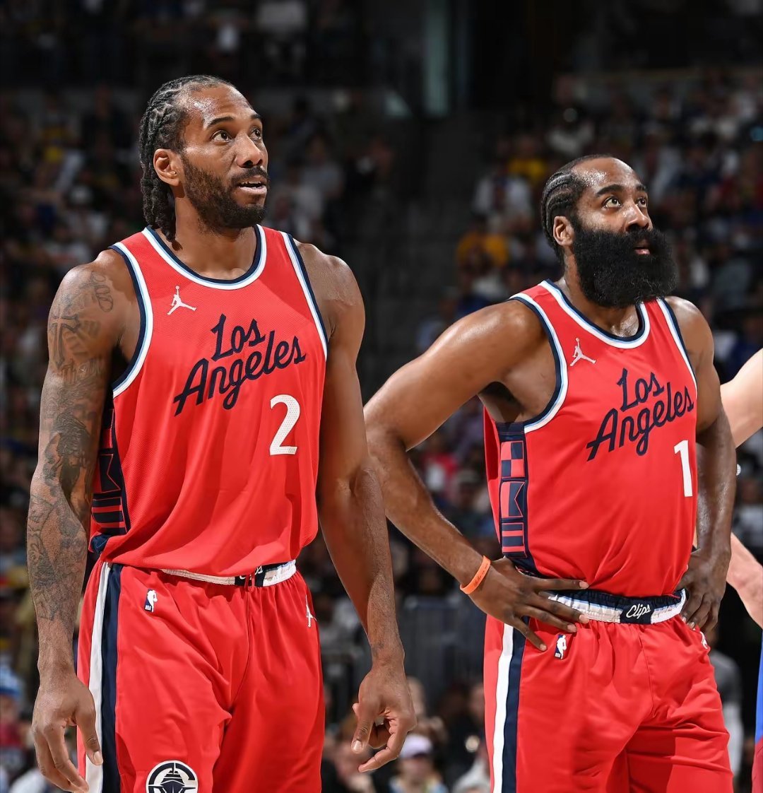 快船现在的一大堆麻烦：1、4胜11负，西部第112、平均年龄33.2岁，历史最老