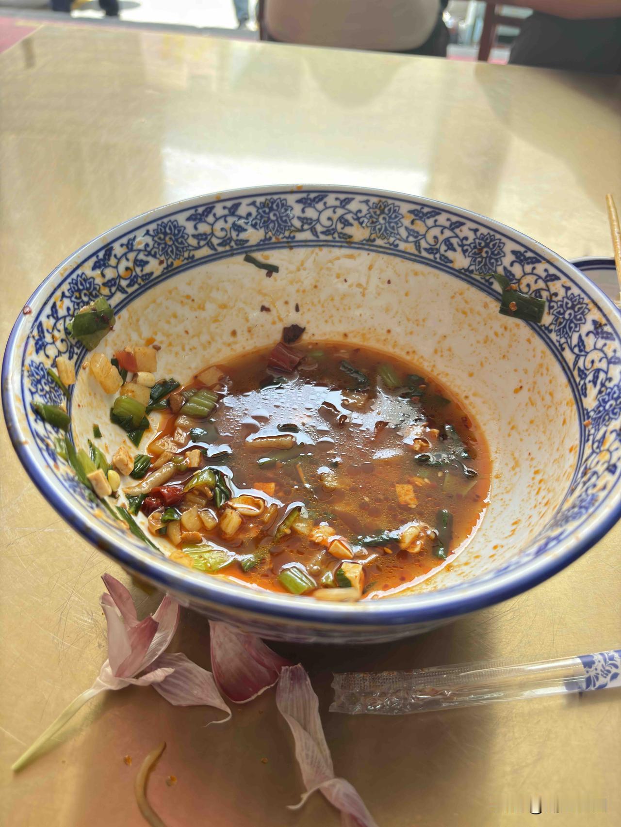 今天中午在西安吃的干拌淳化搓搓，12元，量可以，就是这个味道一般，感觉汤汁有些多