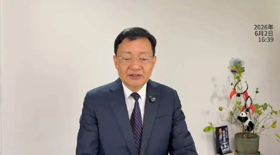 李大霄，牛又回来了。港股大幅上扬，李大霄欣喜不已。A股收盘同样呈上涨态势，超15