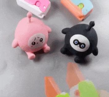 孩子玩萝卜刀可能会让家长感到担忧，因为这种玩具可能会对孩子的安全造成威胁。因此，