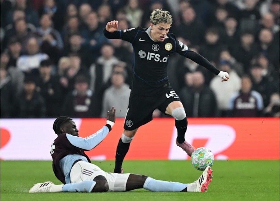 🚨切尔西主教练利亚姆·罗森尼尔赛后评价加纳乔：阿斯顿维拉1比4切尔西 “加纳乔