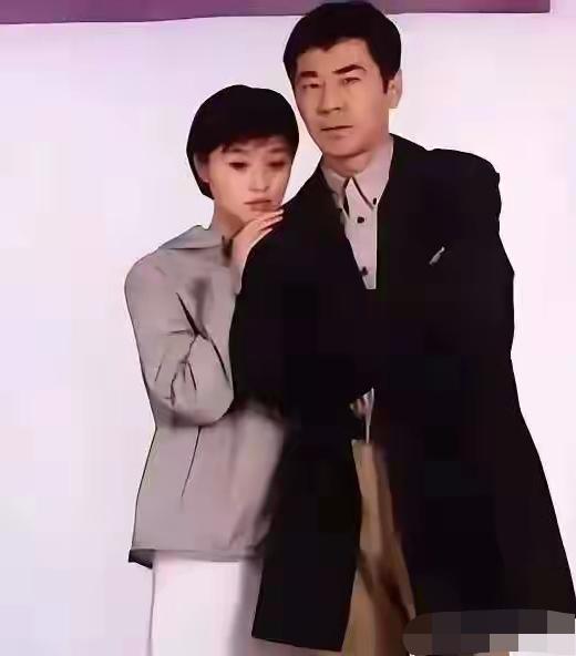 早年前的一对情侣，可惜没走到最后，你能认出是谁吗？