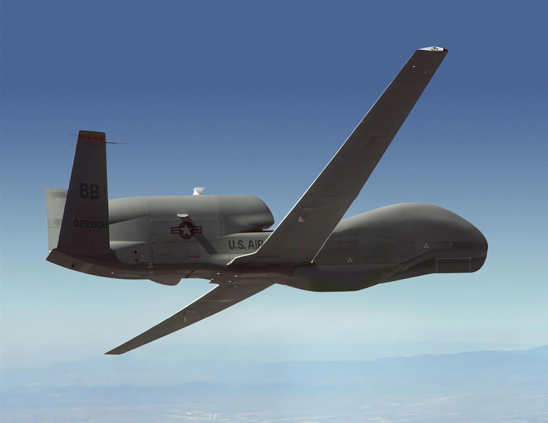 每天认识一件兵器 美国RQ-4“全球鹰”无人机RQ-4“全球鹰”（Global 