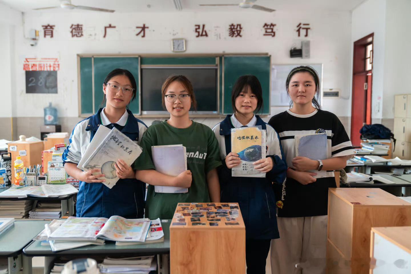 贵州学霸笔记让三代山里娃圆梦985谁能想到一本笔记能改变三代人命运？贵州学霸留下