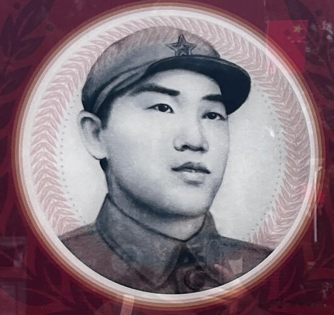 李华春烈士，山东福山县人。1944年参加八路军，1945年加入中国共产党。历任战