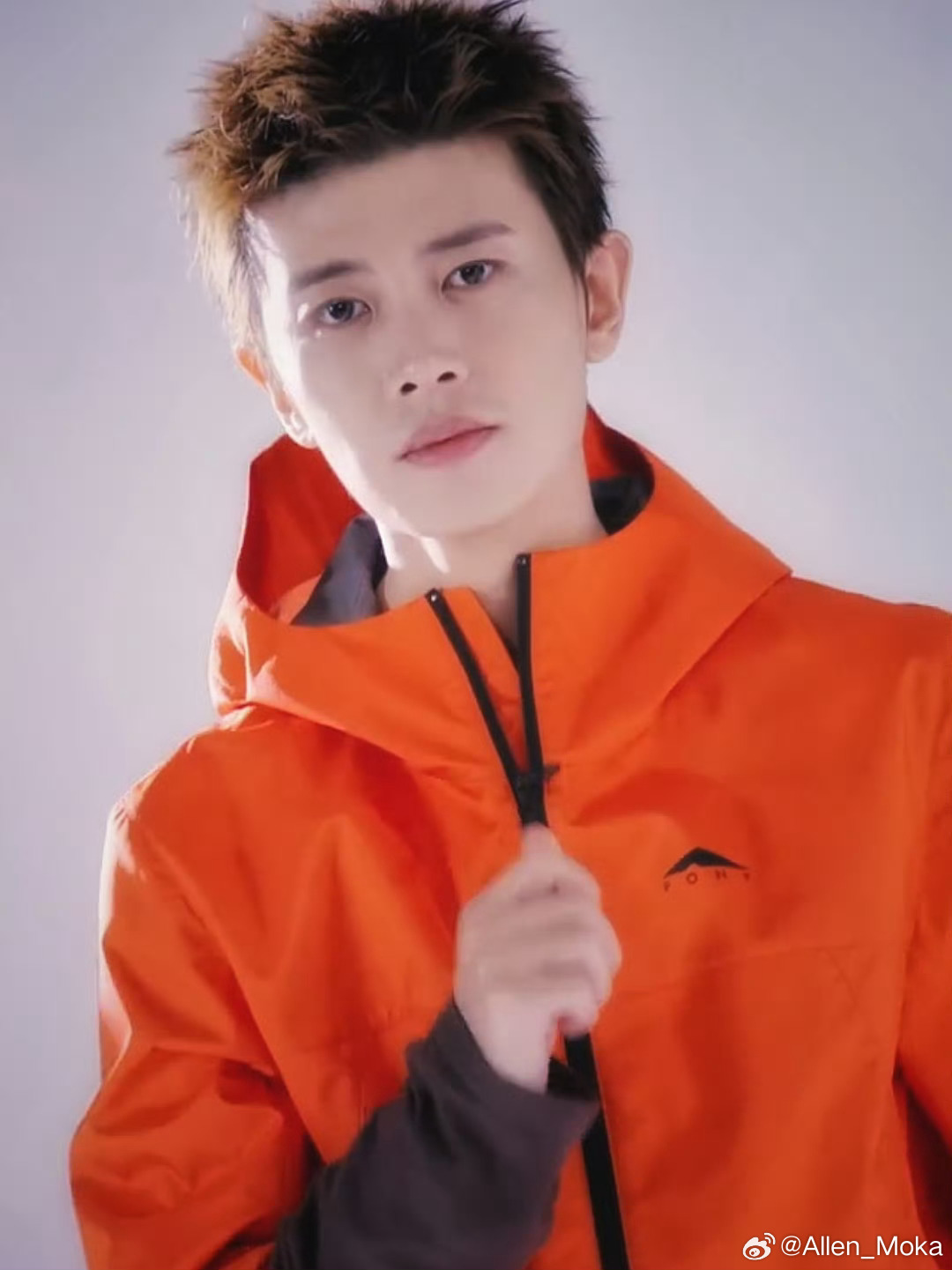 任嘉伦 6真正的潮流，是内心的从容。看任嘉伦如何将PONY的复古运动风，穿出独一