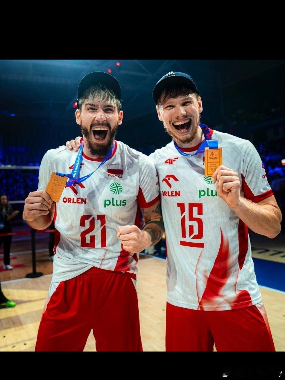 格尔比奇在媒体对话中透露4月16日将公布集训大名单。男排波兰男排