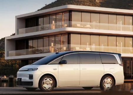 【零跑首款 MPV 车型 D99 将于 5 月 29 日粤港澳车展亮相，今年中旬