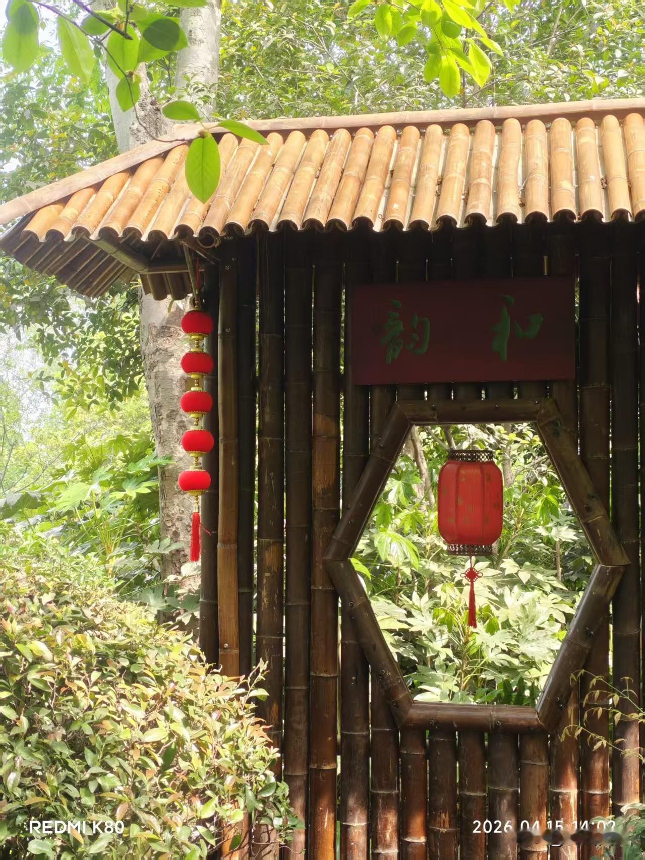 价值不大的礼物，要回来干嘛呢？留着当纪念啊？价值大的礼物，那肯定要拿回来的，毕竟