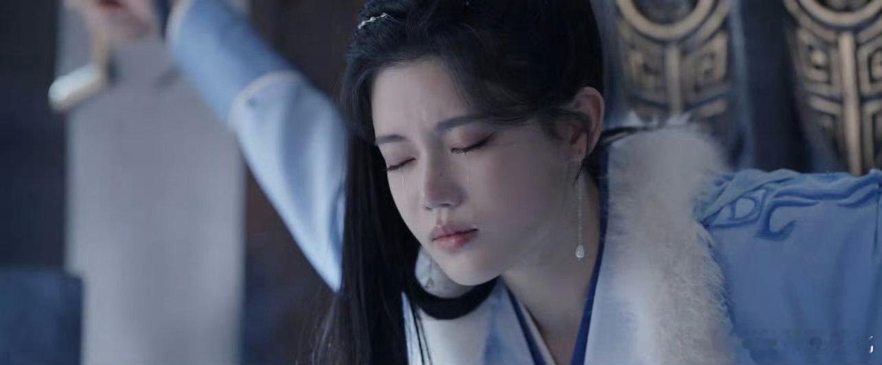 孙珍妮 破碎感  在《千朵桃花一世开》的剧情中，孙珍妮将暮悬铃的破碎感演绎得淋漓