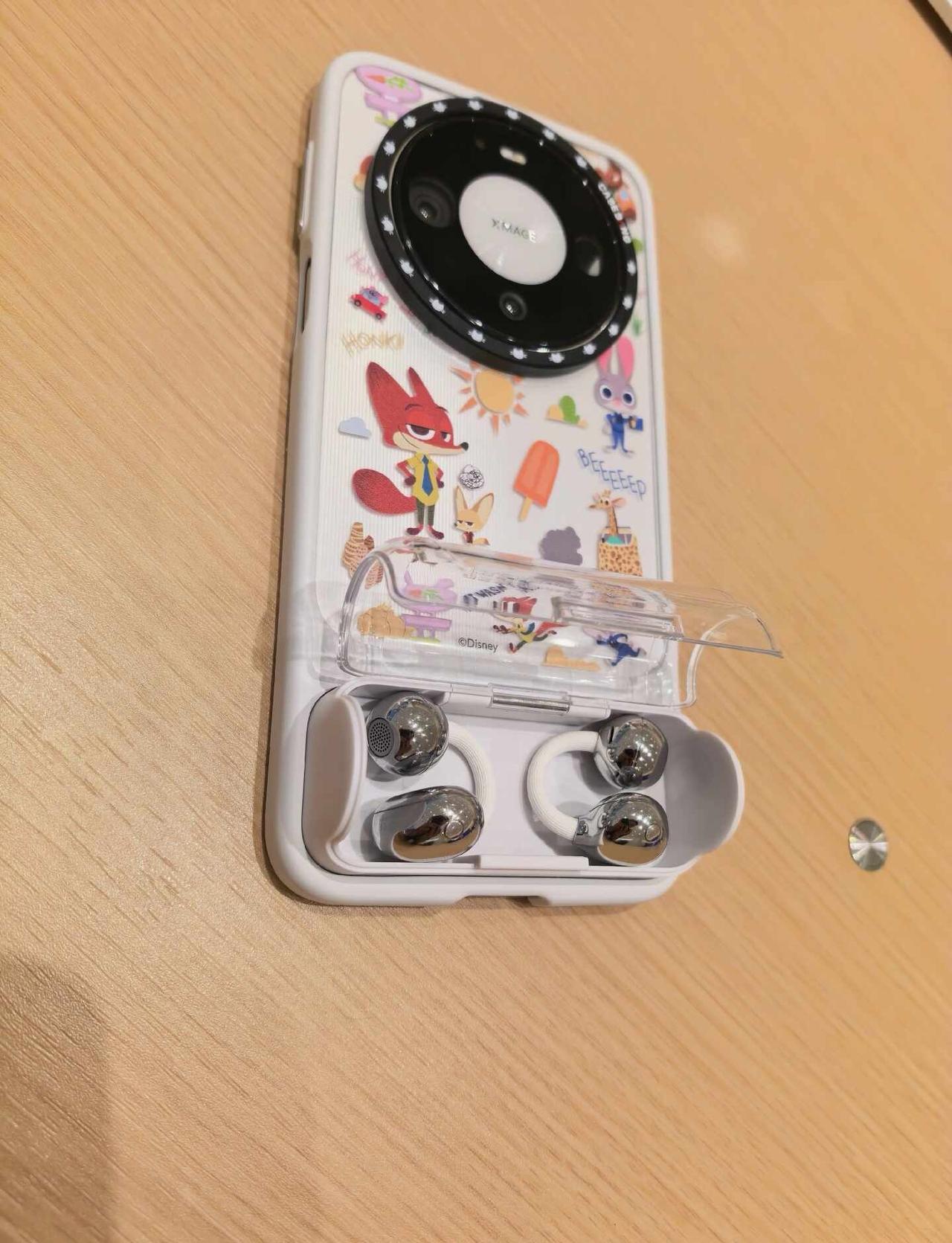 以Clip 2的续航来说，好像耳机仓都不用带了用鸿蒙的亿点理由 [害羞]