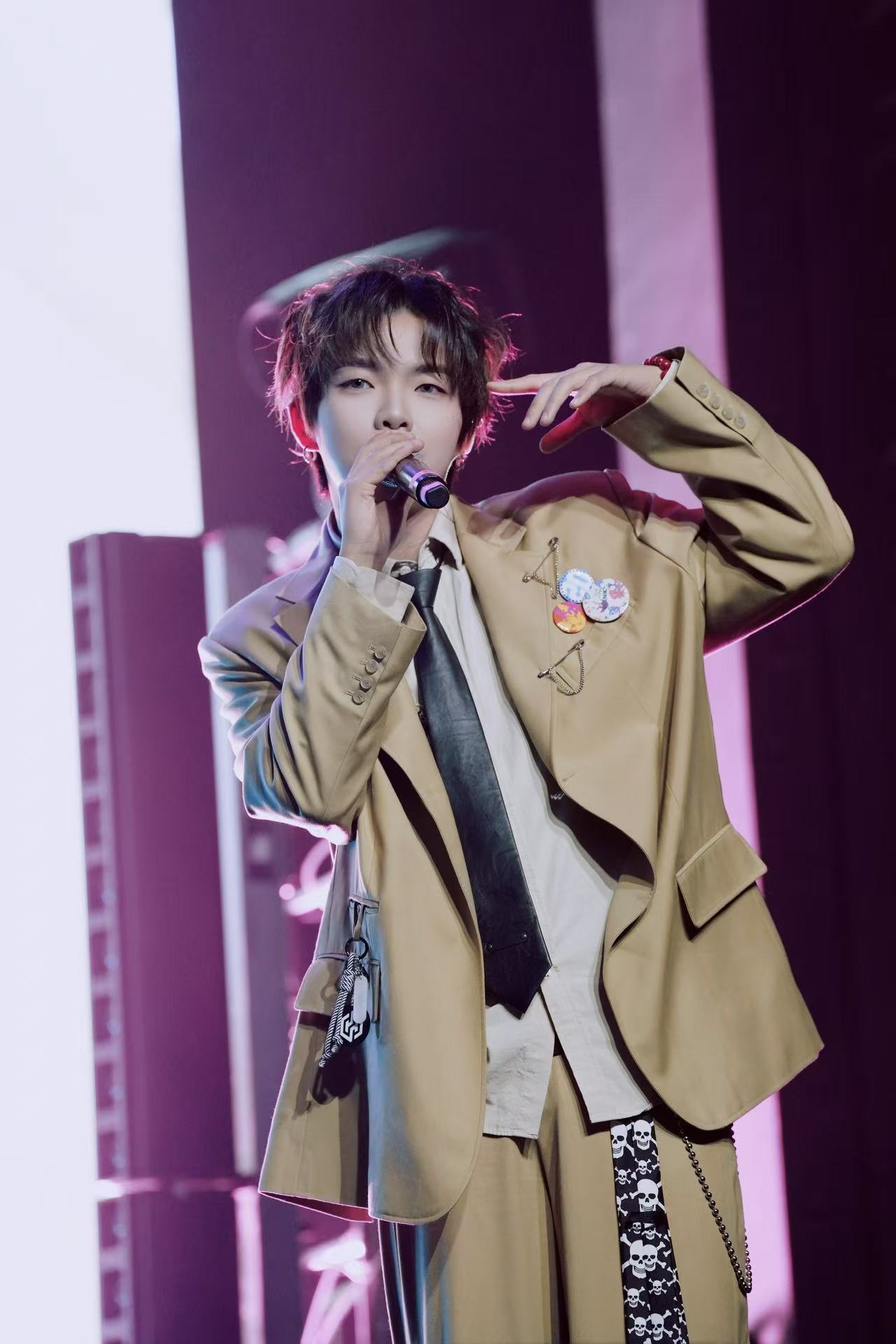 内娱新晋男团全员ACE我说这个H&HBOYS真的是全员ACE来的吧，舞担、主唱、