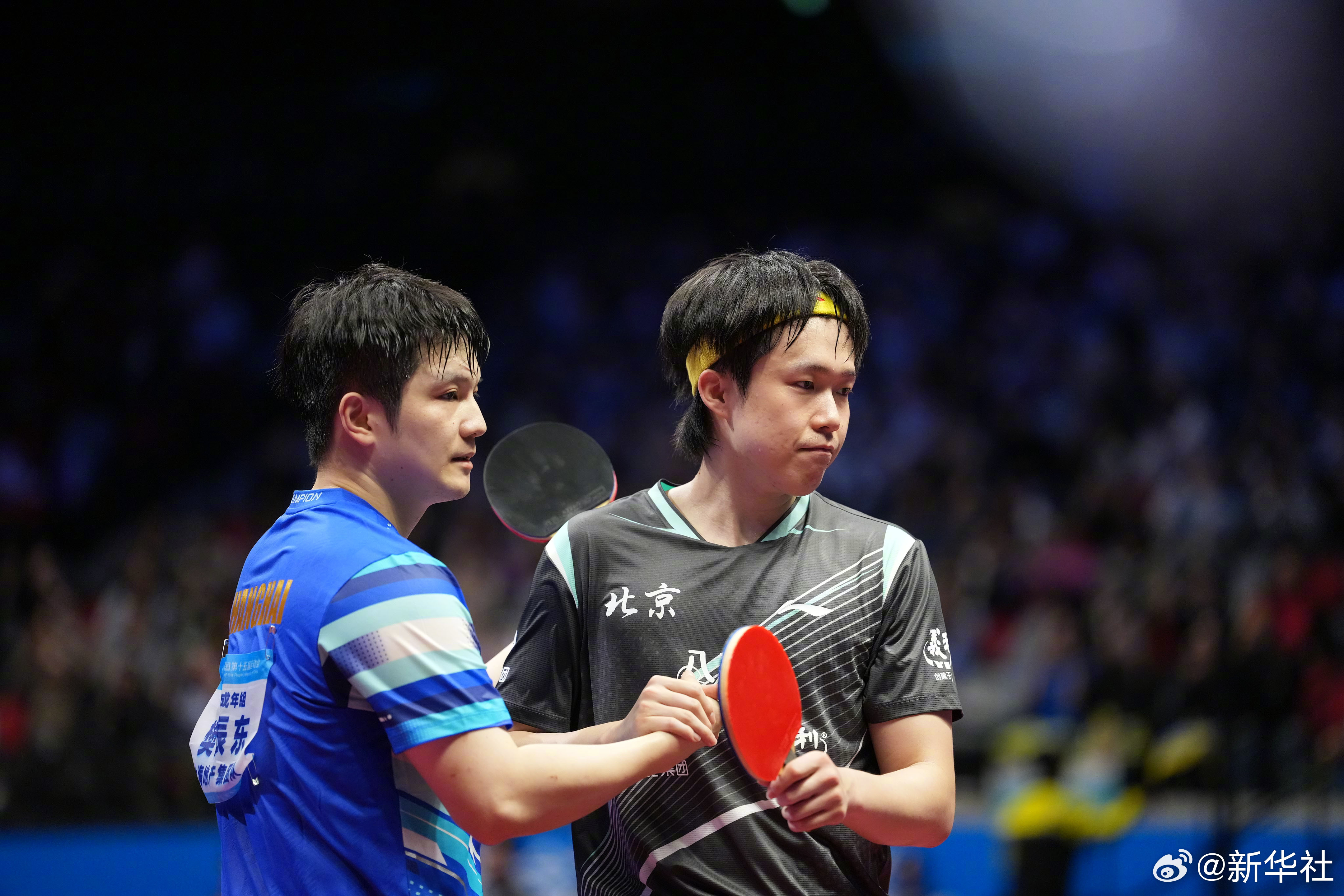 【点赞！】 第十五届全运会乒乓球男子单打半决赛， 战胜  进入决赛！赛后全场欢呼