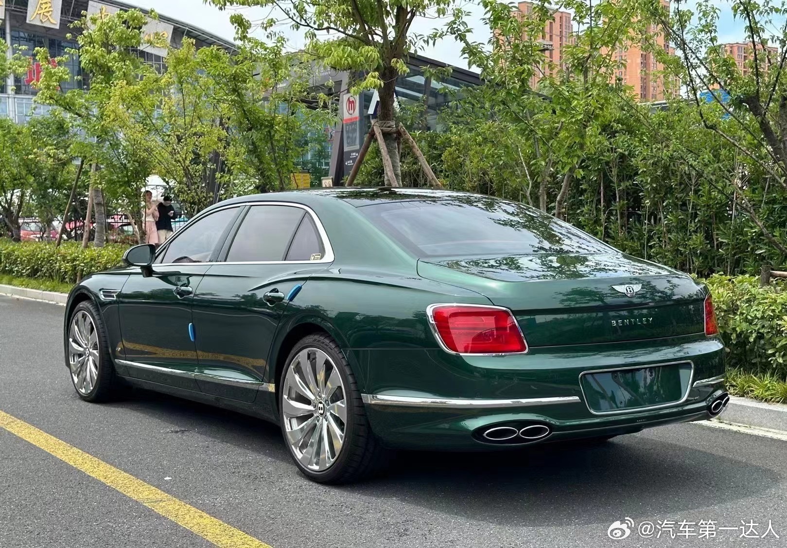品味配色，高气质，V8宾利飞驰 太漂亮了 ​​​