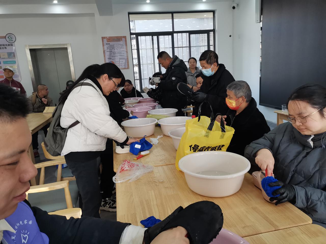 这句话很对，其实，人老了，除了身体健康之外，就是钱最重要了。故而常说人老了要有五