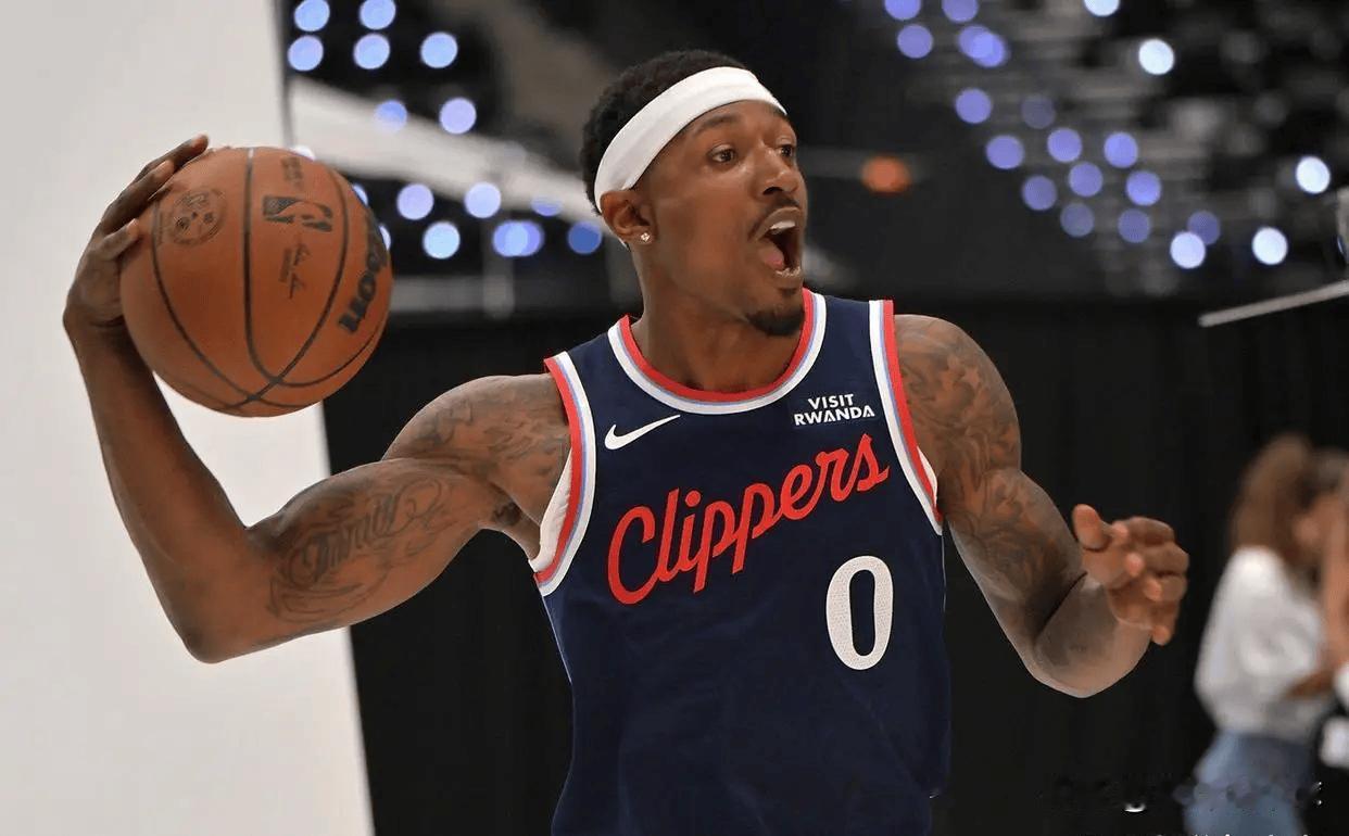 快船大败太阳，真的可以宣告退出本赛季的夺冠行列了！新赛季的引援真的是彻底失败了！