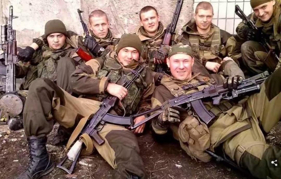 瓦格纳在非洲输给了无人机。非洲旷野上，空中随时出现的无人机让瓦格纳无处躲，无处藏