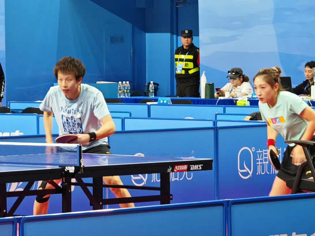 加油加油，雯雯！一定要健康完赛！[努力]#刘诗雯赛前流鼻血3天了# #林高远刘诗