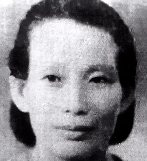1949年毛主席接见妇女代表，见到一位后突然变脸：你竟然还活着？

麻烦看官老爷