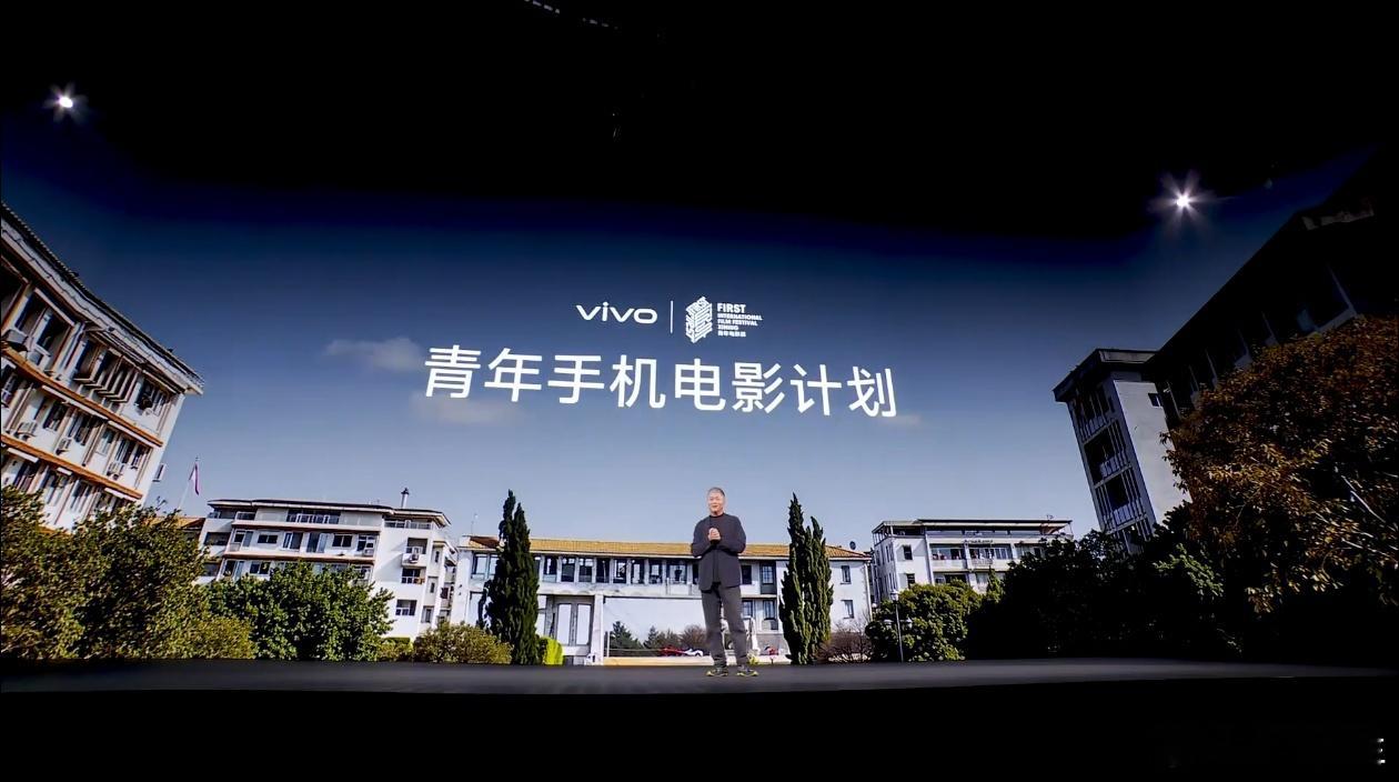 无聊的演讲真的很催眠，大哥快给我说睡着了。 ​​​