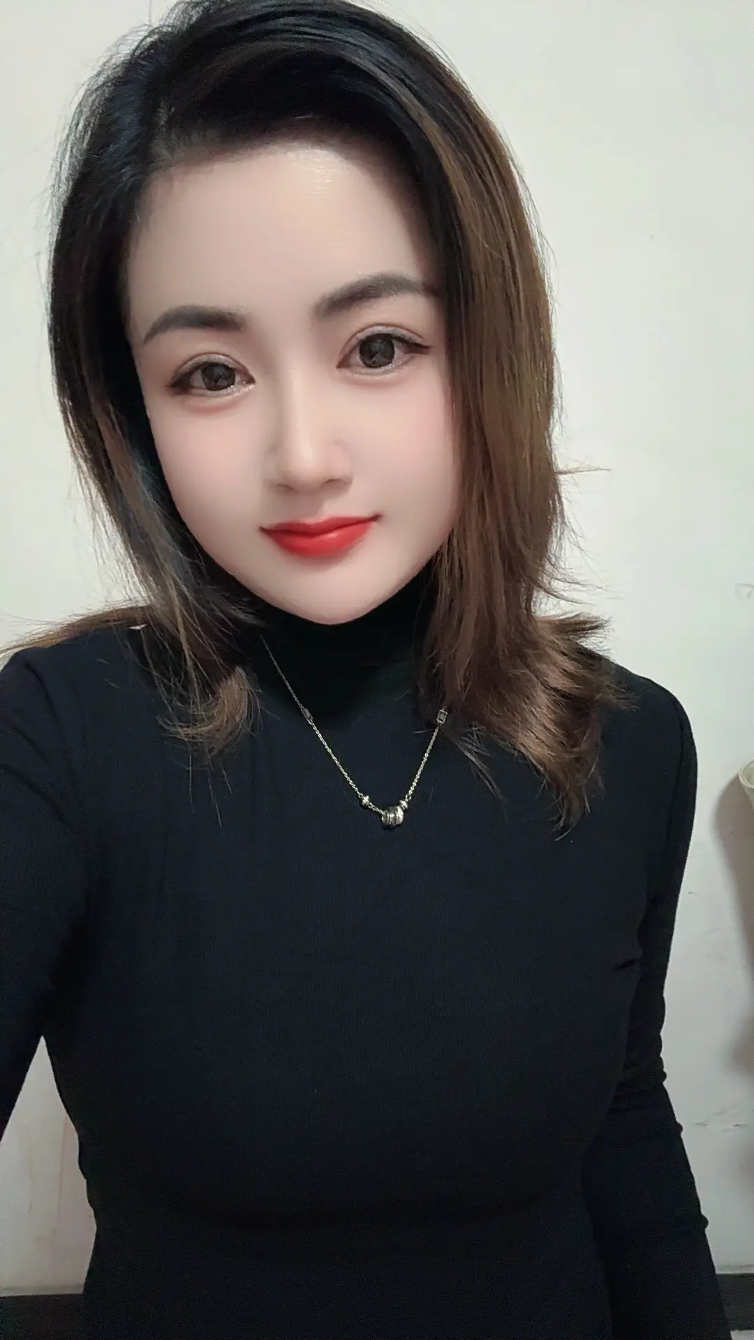 明明已经习惯了孤独，为何还会如此贪念温暖。
