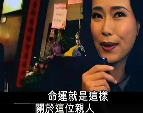 在香港新光戏院的彩排现场，记者把录音笔和镜头直接怼到了叶童面前，问起她那位正在商