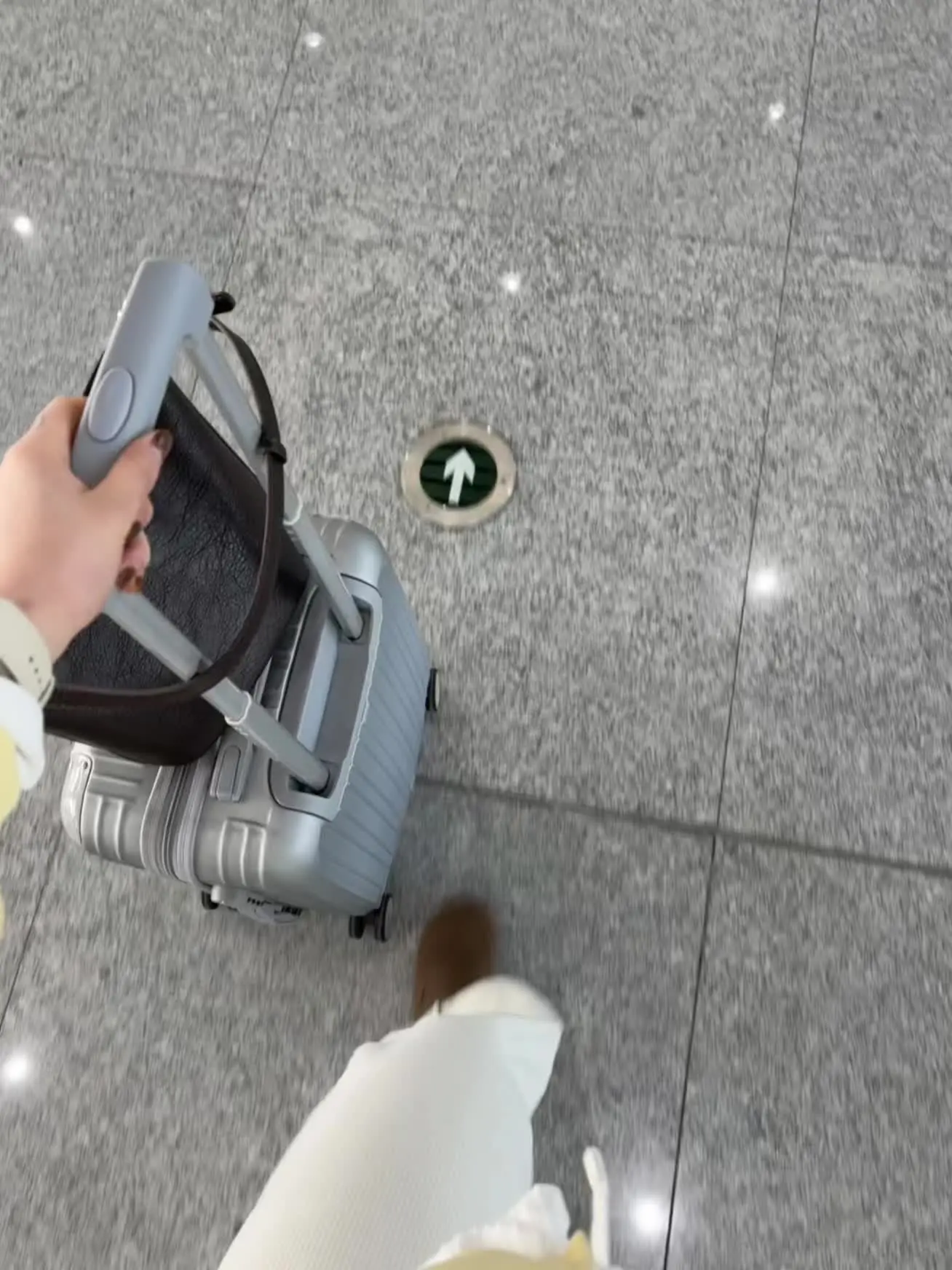 年也过完了 该去挣钱了 回家前的喜悦 回家后的无聊 离家前的不舍 离家后的想念.