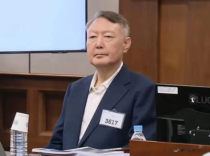 尹锡悦的笑话越闹越大，或当了几年无效总统！
法院一审认定尹锡悦在当年竞选时说了假