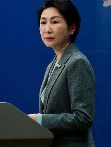 就在刚刚，

中国外交部正式宣布，

“中方密切关注伊朗局势……将继续通过各种方