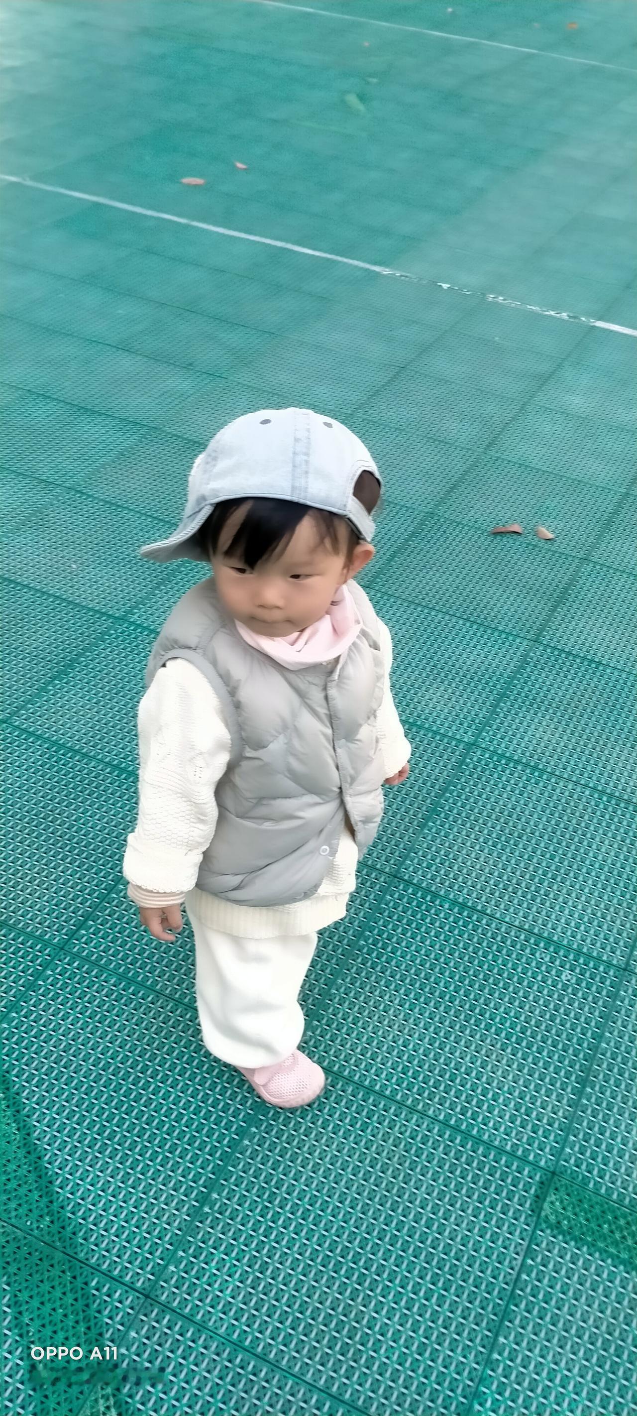 今年春天最想实现的心愿愿我们一家人和和睦睦，平安健康。有财运和福运。小孙女活波可