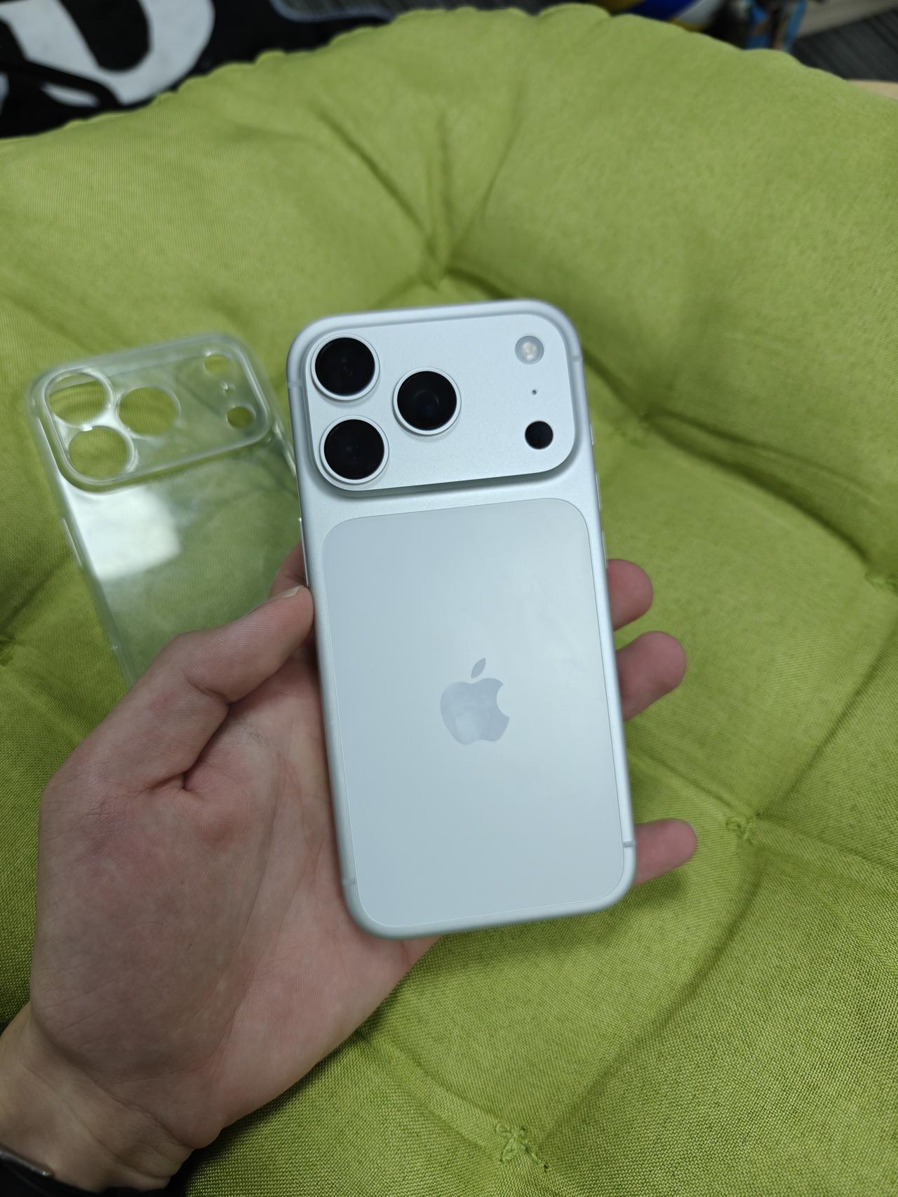 从13换到17，体验提升的不是一两点😁
新年到，新机也到😊
终于把iPhon