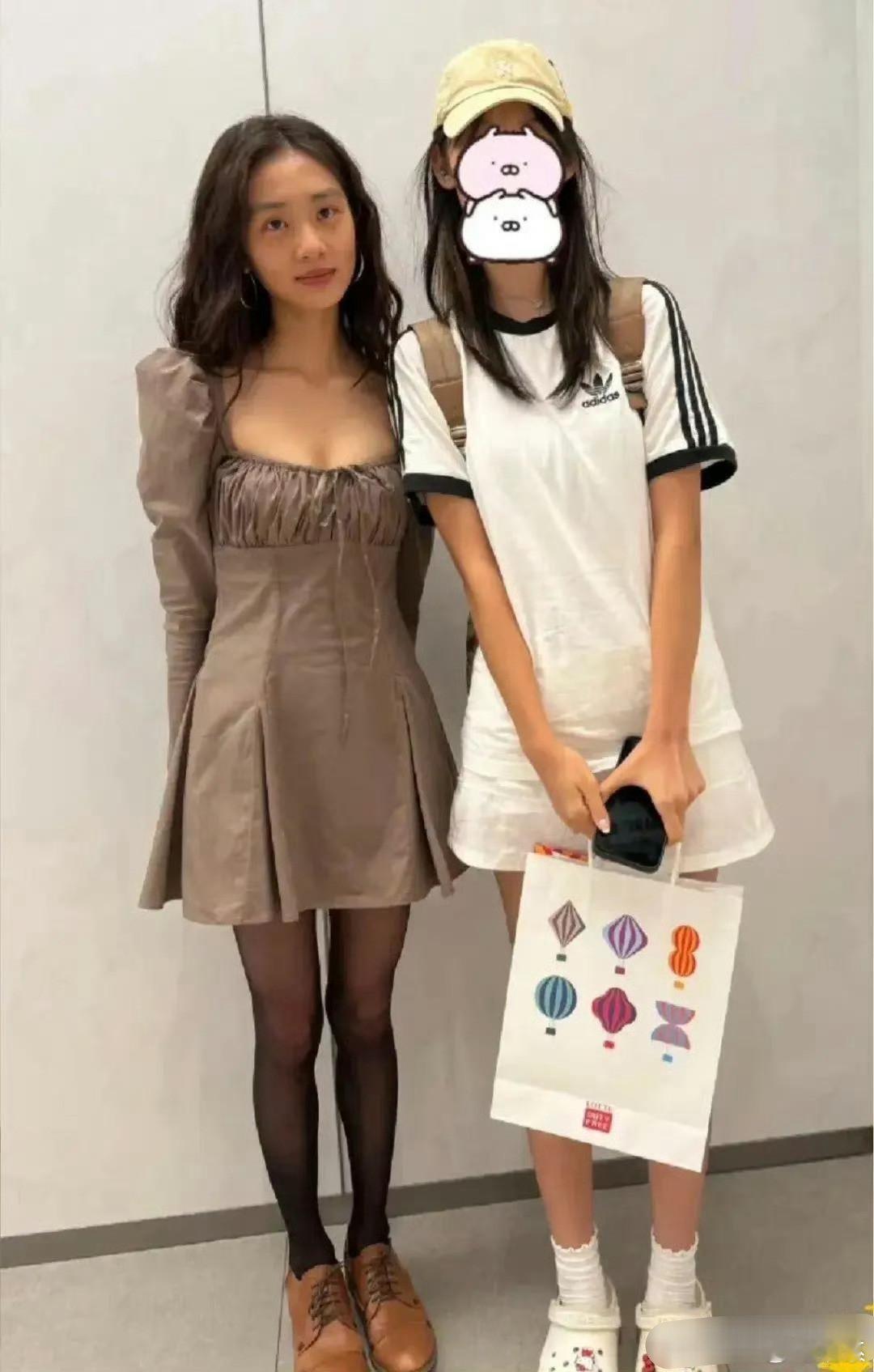 网友国外偶遇黄磊女儿，黄多多打扮成熟，明星气质藏也藏不住