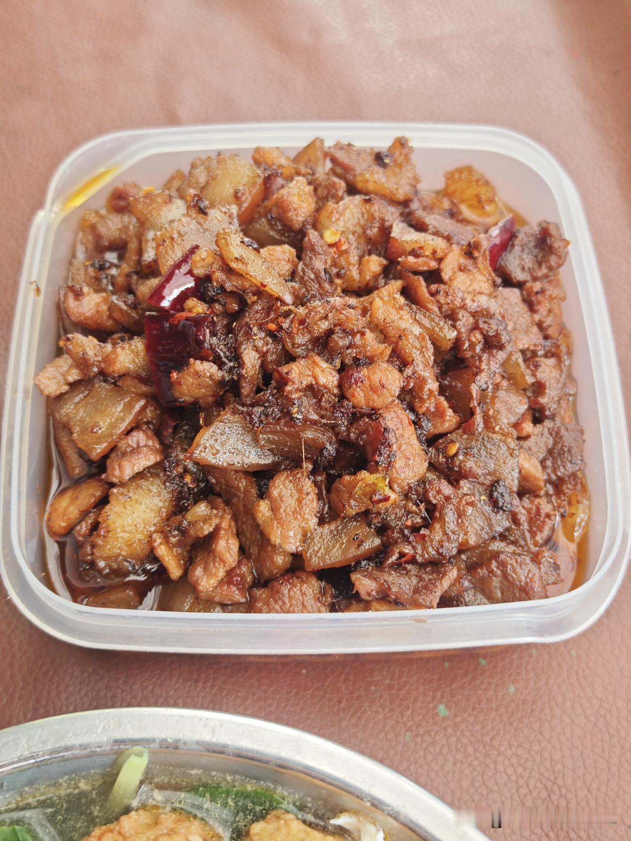 晒图笔记大赛看看咱自己揽的肉臊子咋样，虽然吃不到地道陕西拌面，有了这肉臊子，下点