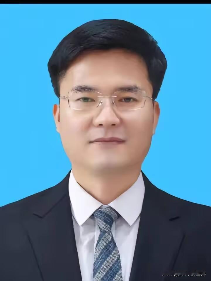 王正儒落幕，才华如何难抵诱惑？
王正儒被查了，大家都在看。他曾表现行，谁都以为，