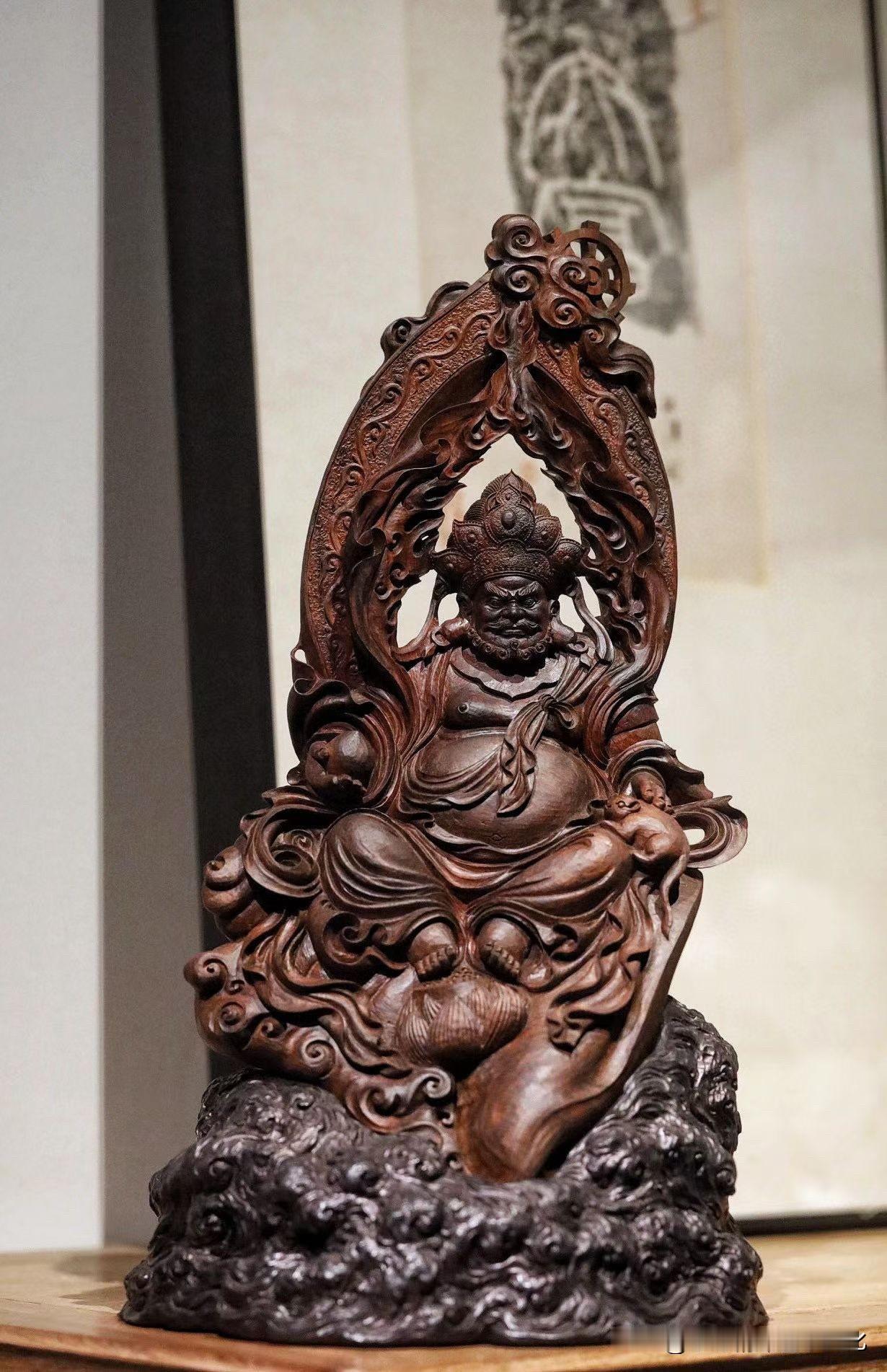 海黄紫油梨｜黄财神

有些“招财”，是张扬的；
有些“富贵”，却是安静的。

这